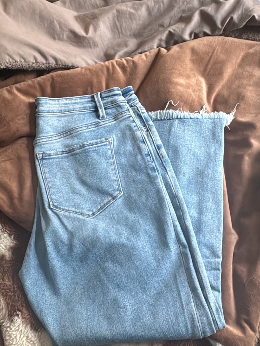 Straight Leg Light Blue Women's Jeans with Frayed Hem